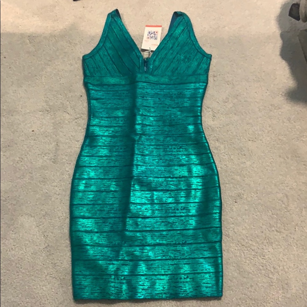 👗NWT STUNNING PARTY 🎉 DRESS 👗